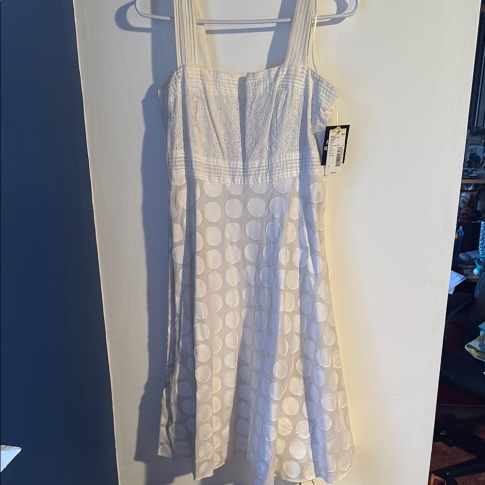 Chic White Sleeveless Dress